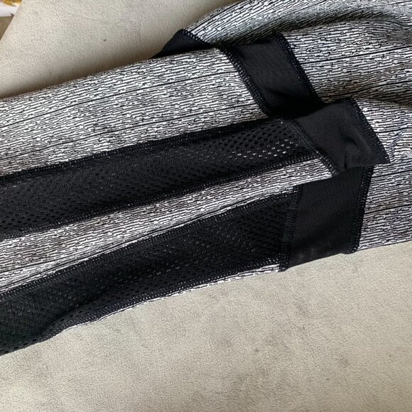 NWT - Kimberly C Grey Leggings S/M - Picture 10 of 10